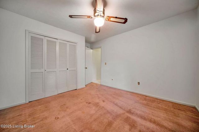 2824 Langdon Dr, Louisville, KY 40241