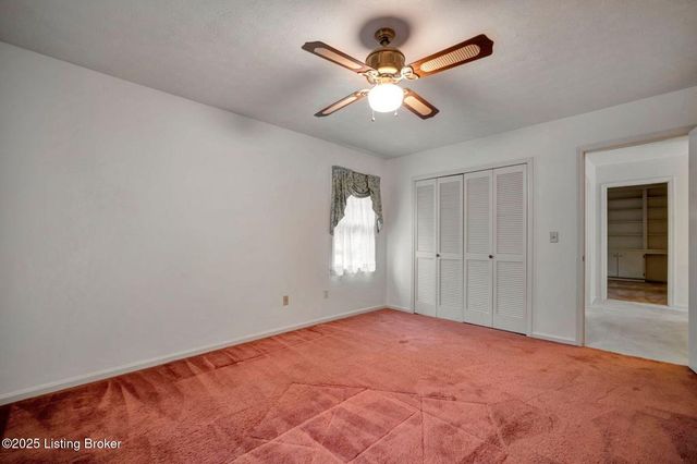 2824 Langdon Dr, Louisville, KY 40241