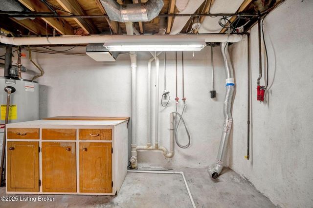 2824 Langdon Dr, Louisville, KY 40241