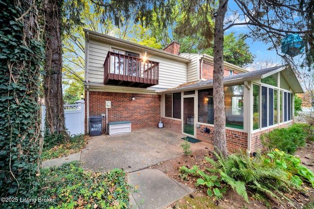 2824 Langdon Dr, Louisville, KY 40241