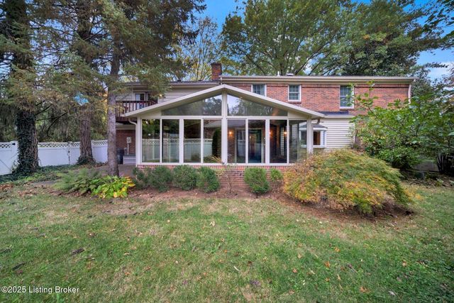 2824 Langdon Dr, Louisville, KY 40241