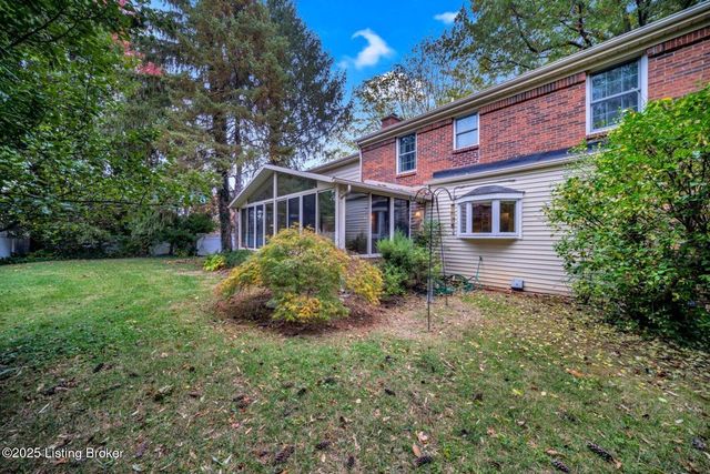 2824 Langdon Dr, Louisville, KY 40241