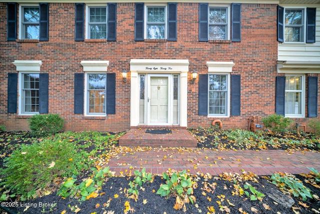 2824 Langdon Dr, Louisville, KY 40241