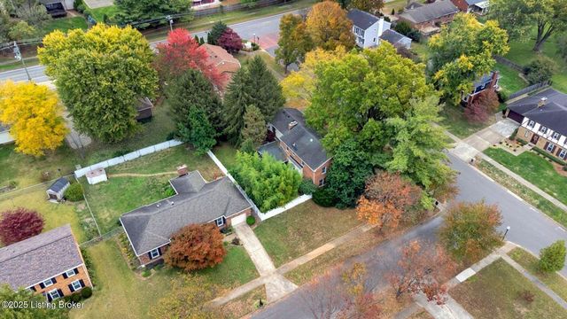 2824 Langdon Dr, Louisville, KY 40241