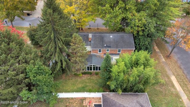 2824 Langdon Dr, Louisville, KY 40241