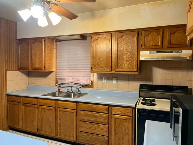 1752 Hayes Street, Gary, IN 46404