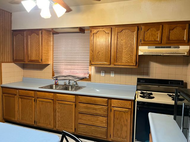 1752 Hayes Street, Gary, IN 46404