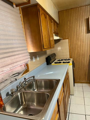 1752 Hayes Street, Gary, IN 46404