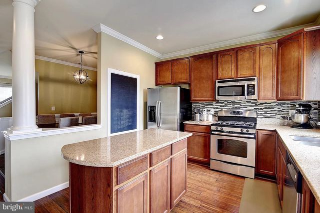 43893 EASTGATE VIEW DR, Chantilly, VA 20152