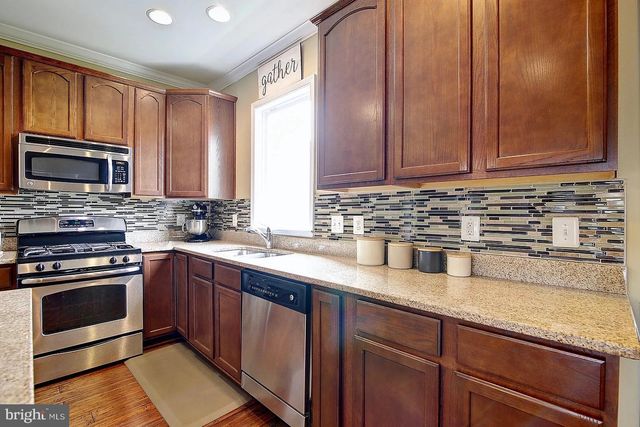 43893 EASTGATE VIEW DR, Chantilly, VA 20152