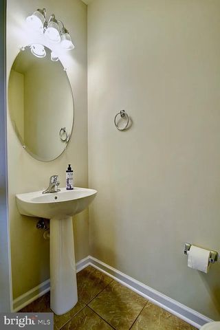 43893 EASTGATE VIEW DR, Chantilly, VA 20152