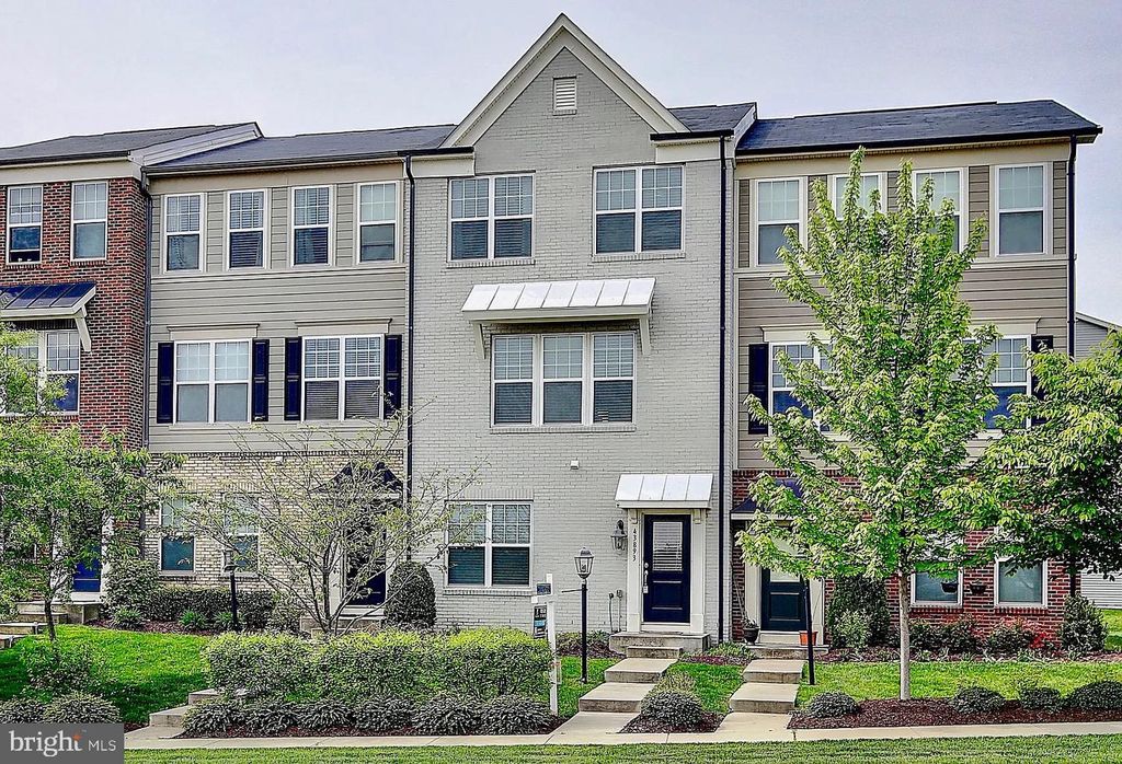 43893 EASTGATE VIEW DR, Chantilly, VA 20152