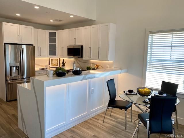 148 south front Street PH318, Farmingdale, NY 11735