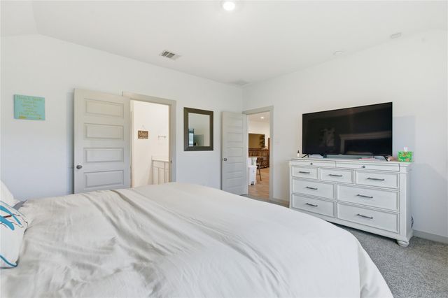 130 Lakeway Circle, Anahuac, TX 77514