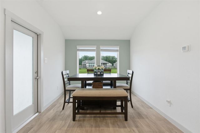 130 Lakeway Circle, Anahuac, TX 77514