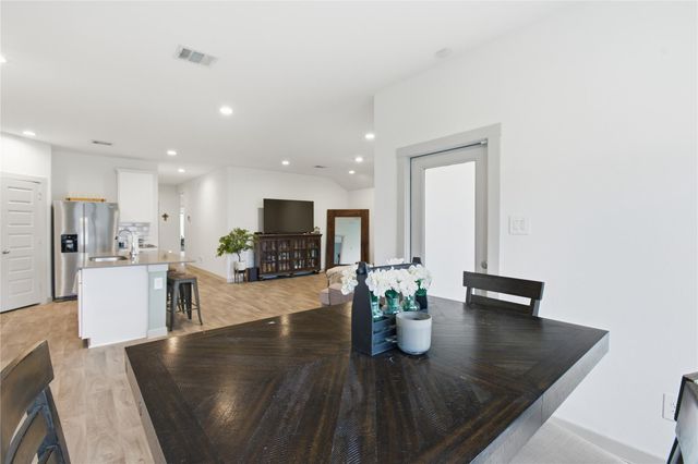 130 Lakeway Circle, Anahuac, TX 77514