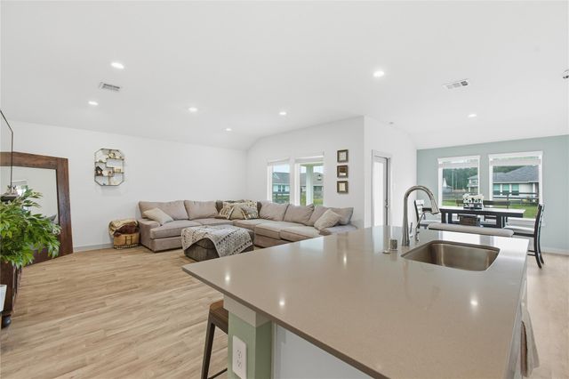 130 Lakeway Circle, Anahuac, TX 77514