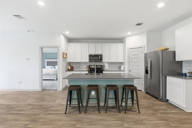 130 Lakeway Circle, Anahuac, TX 77514