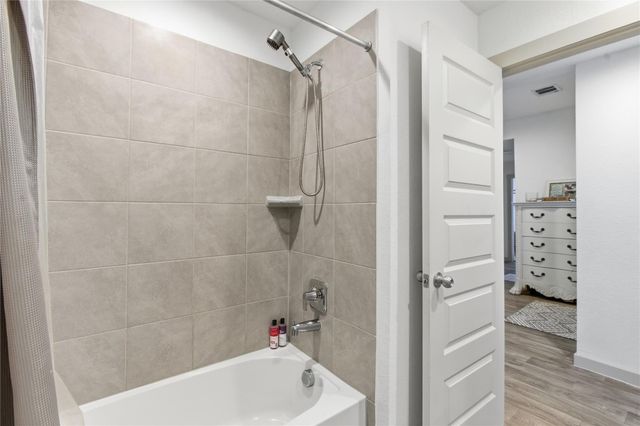 130 Lakeway Circle, Anahuac, TX 77514