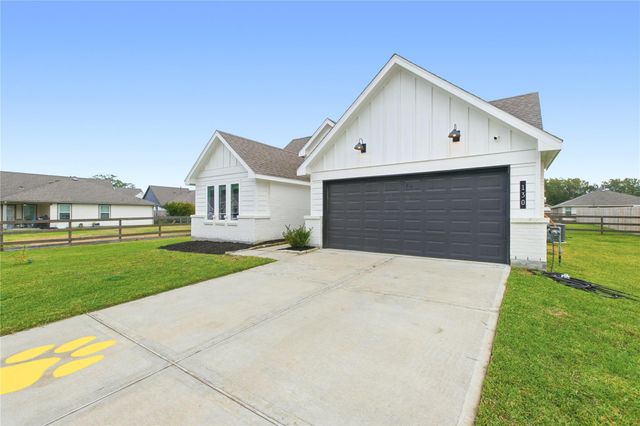 130 Lakeway Circle, Anahuac, TX 77514