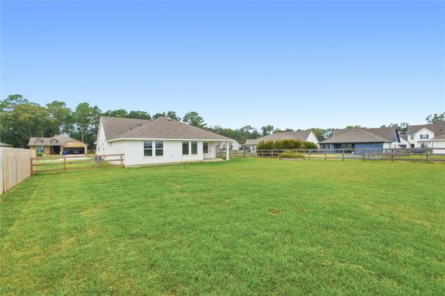 130 Lakeway Circle, Anahuac, TX 77514