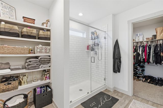 130 Lakeway Circle, Anahuac, TX 77514