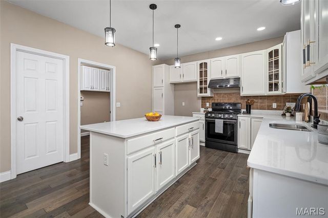 1001 Summersweet Drive, St Peters, MO 63376