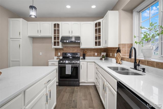 1001 Summersweet Drive, St Peters, MO 63376
