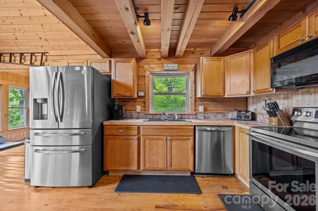 173 Mistletoe Park, Lake Lure, NC 28746