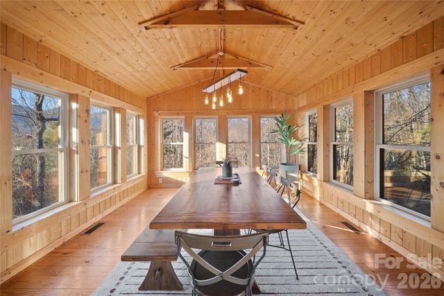 173 Mistletoe Park, Lake Lure, NC 28746