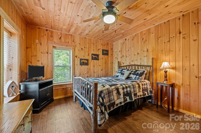 173 Mistletoe Park, Lake Lure, NC 28746