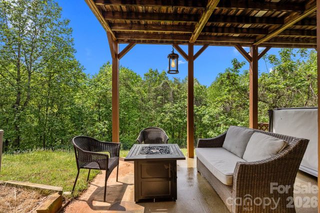 173 Mistletoe Park, Lake Lure, NC 28746