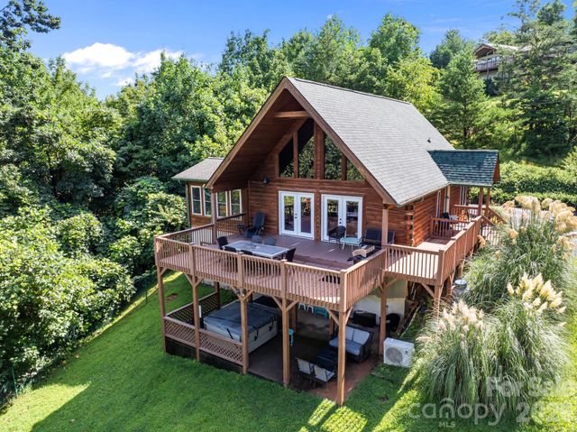 173 Mistletoe Park, Lake Lure, NC 28746