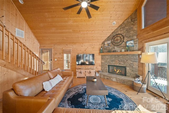 173 Mistletoe Park, Lake Lure, NC 28746