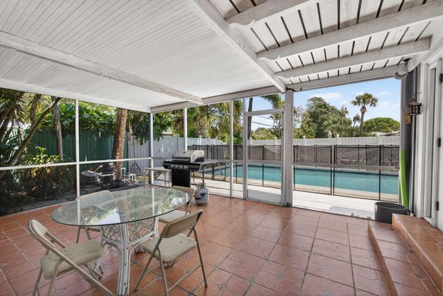 1762 15th Avenue N, Lake Worth Beach, FL 33460