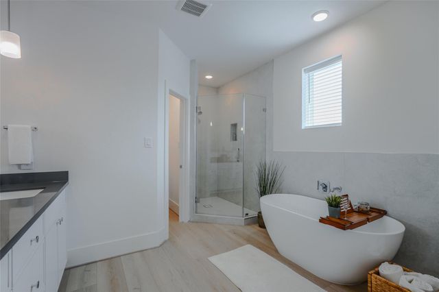 862 Paul Quinn Street G, Houston, TX 77091