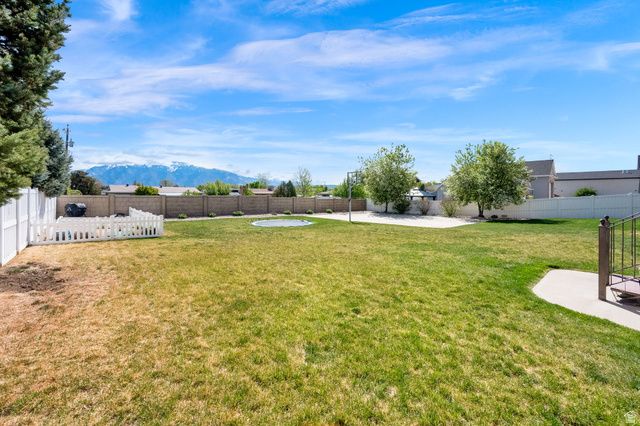 10257 S MCKINLEY PARK LN, South Jordan, UT 84095