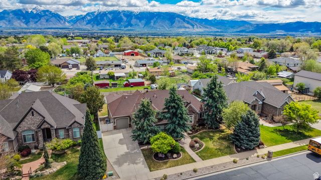 10257 S MCKINLEY PARK LN, South Jordan, UT 84095
