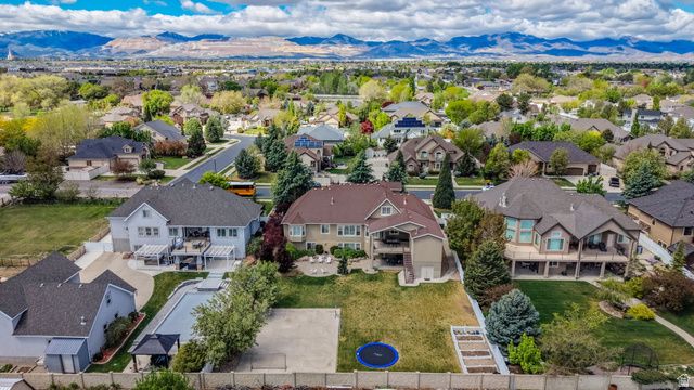 10257 S MCKINLEY PARK LN, South Jordan, UT 84095
