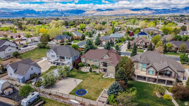 10257 S MCKINLEY PARK LN, South Jordan, UT 84095