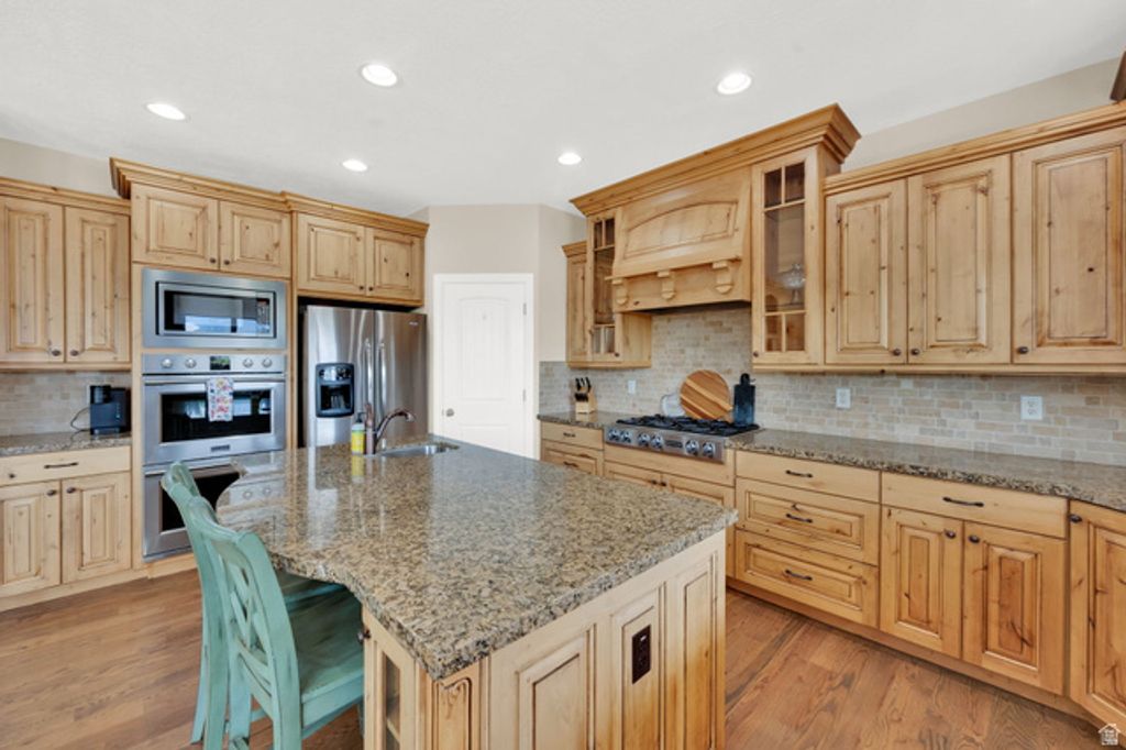 Image 11 of property listing at 10257 S MCKINLEY PARK LN, South Jordan, UT 84095