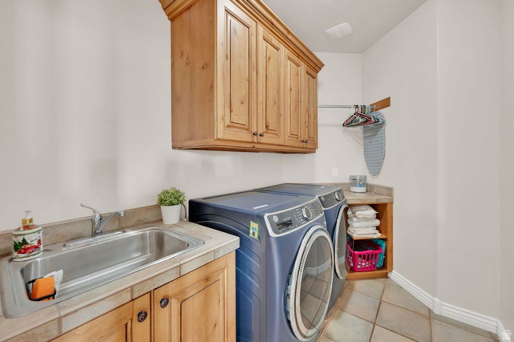 Image 20 of property listing at 10257 S MCKINLEY PARK LN, South Jordan, UT 84095