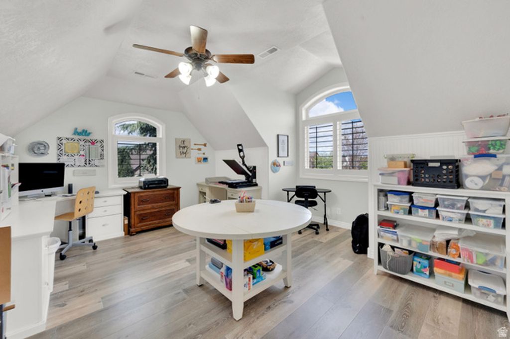 Image 24 of property listing at 10257 S MCKINLEY PARK LN, South Jordan, UT 84095