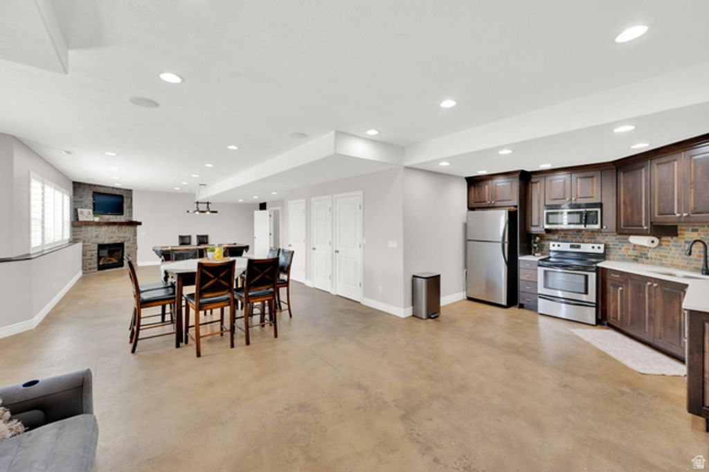 Image 28 of property listing at 10257 S MCKINLEY PARK LN, South Jordan, UT 84095