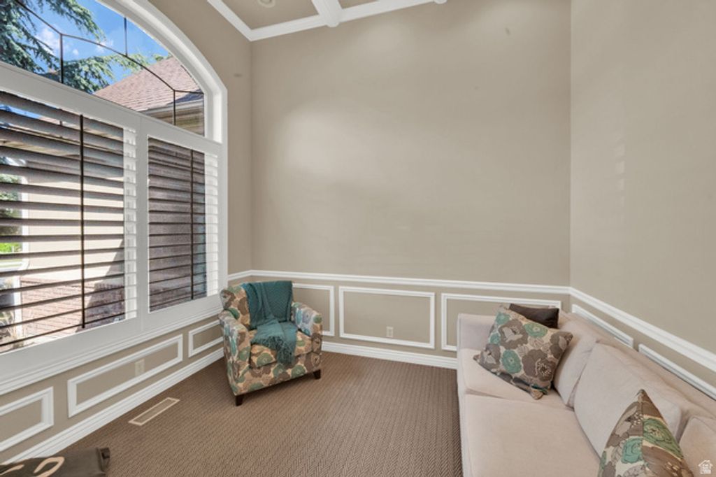 Image 4 of property listing at 10257 S MCKINLEY PARK LN, South Jordan, UT 84095