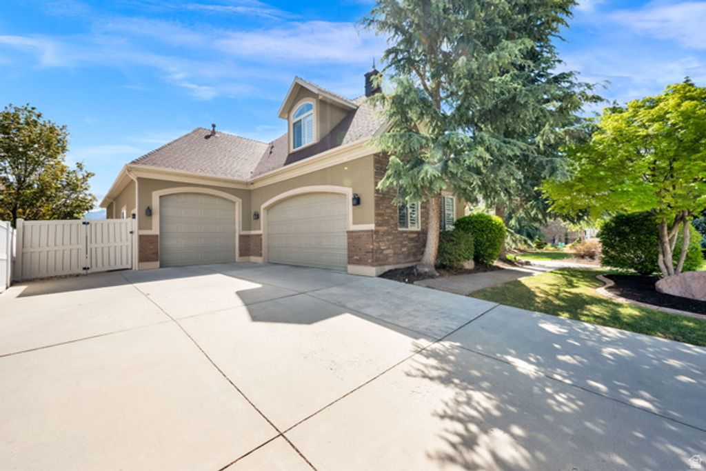Image 42 of property listing at 10257 S MCKINLEY PARK LN, South Jordan, UT 84095