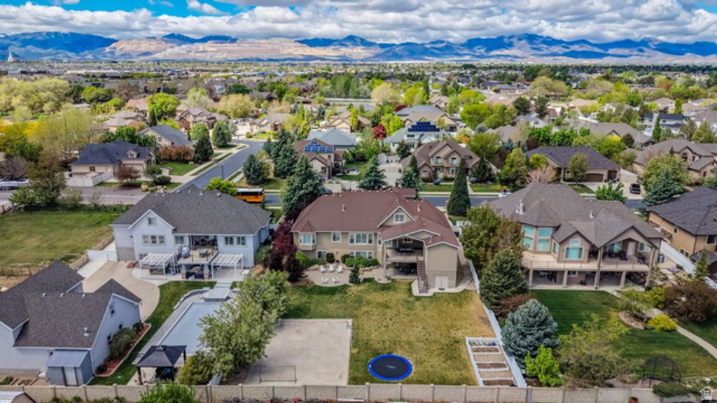 Image 60 of property listing at 10257 S MCKINLEY PARK LN, South Jordan, UT 84095
