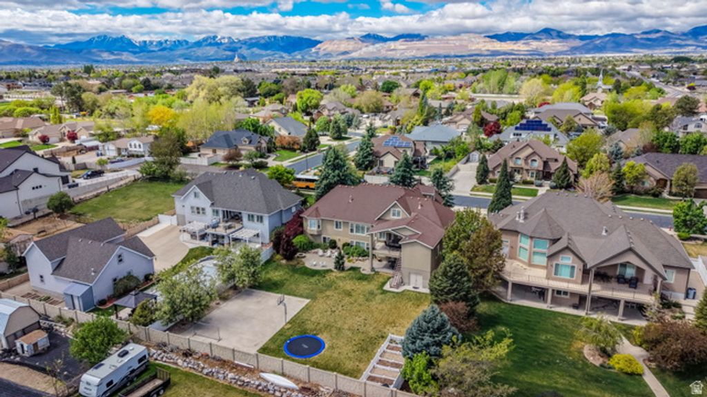 Image 62 of property listing at 10257 S MCKINLEY PARK LN, South Jordan, UT 84095