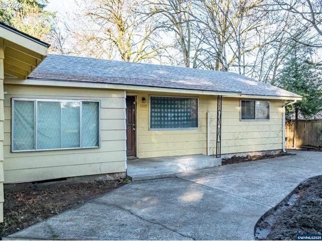 5325 Se HULL Ave, Milwaukie, OR 97267