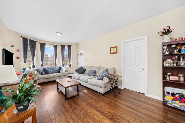 1911 S 49th Avenue, Cicero, IL 60804